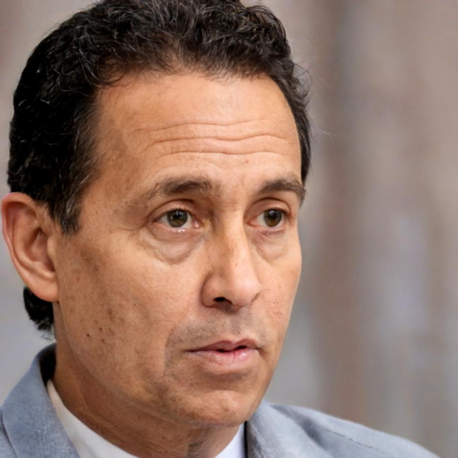 Portrait de Michel Dubois, expert en planification financière